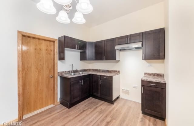 1836 S Blue Island Ave 3F - 1836 South Blue Island Avenue, Chicago, IL 60608