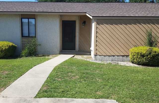 Cute 2BD/1BA condo. Close to shopping centers and restaurants!! - 506 Heritage Place, Valdosta, GA 31602 Cute 2BD/1BA condo. Close to shopping centers and restaurants!! - 506 Heritage Place, Valdosta, GA 31602