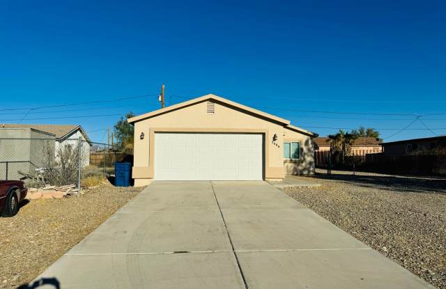 3BD/2BA Rental with 2 Car Garage in Fort Mohave, AZ Gallery 3