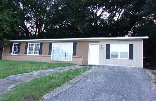 1575 Cody Road North photos photos