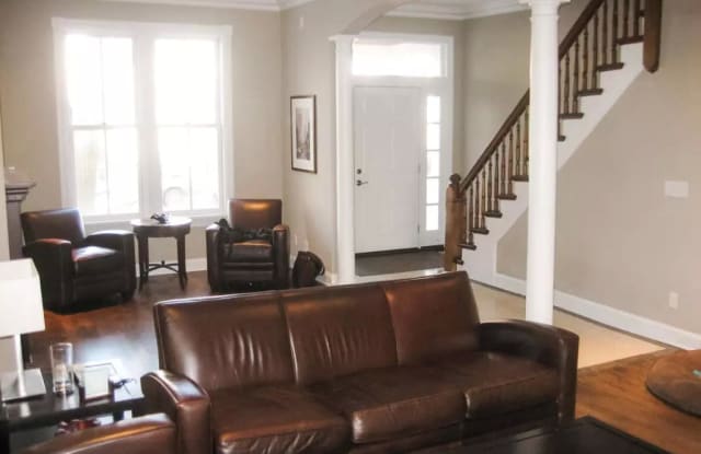 3319 N Southport Ave - 3319 North Southport Avenue, Chicago, IL 60657