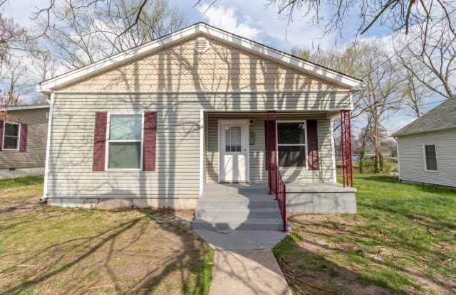 3 bed/1 bath - Completely Remodeled - Centrally Located - HUGE Fenced Yard photos photos