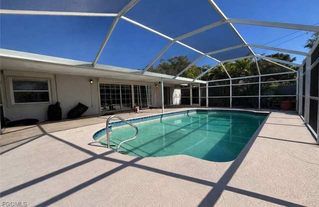 1010 SE 43rd Terrace - 1010 Southeast 43rd Terrace, Cape Coral, FL 33904