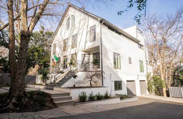 322 9th Street NE Gallery 2
