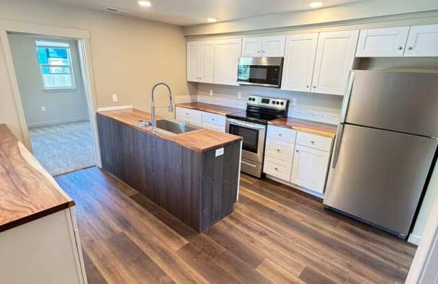Remodeled 3 Bedroom House! Gallery 4