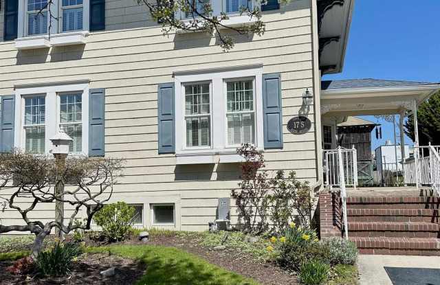 17 S Derby Ave photos photos