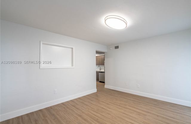 117 S Shore Dr Gallery 4