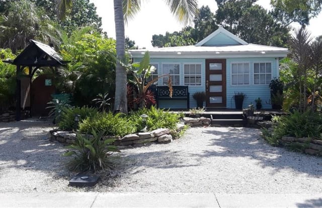 700 BROADWAY STREET - 700 Broadway Street, Longboat Key, FL 34228