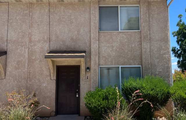 Refreshed 2 bedroom 1.5 bathroom townhome in St George! photos photos