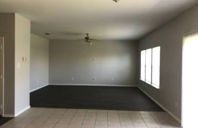 2053 Meadow Park Drive Gallery 2