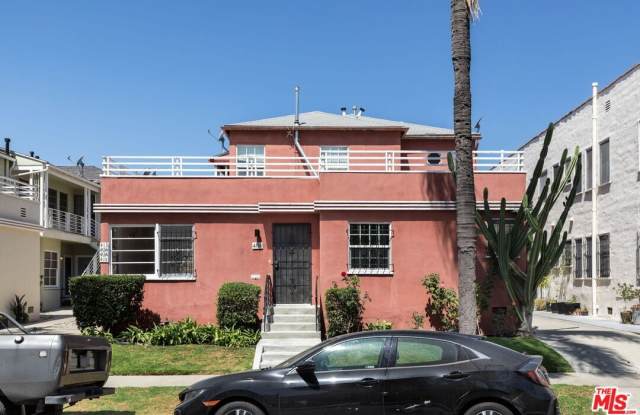 413 1/2 N Gardner St - 413 1/2 North Gardner Street, Los Angeles, CA 90036