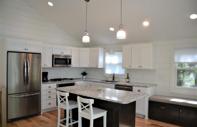25 Highland Avenue - 25 Highland Ave, Tonka Bay, MN 55331