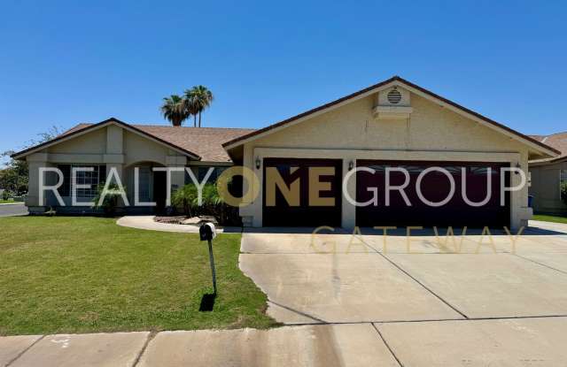 Rancho Sereno Pool Home on a large Corner Lot !! with three car garage and SOLAR PANELS photos photos