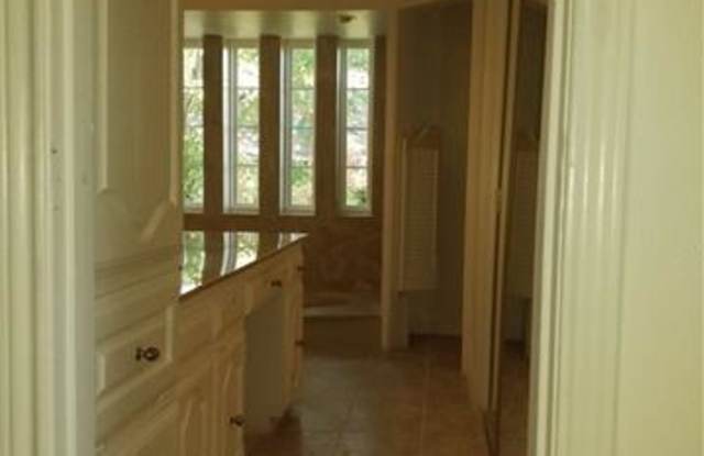 2309 Fountain Head Drive Gallery 4