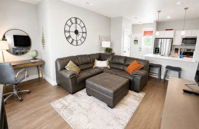 FURNISHED ONE BED IN ANNAFELD photos photos