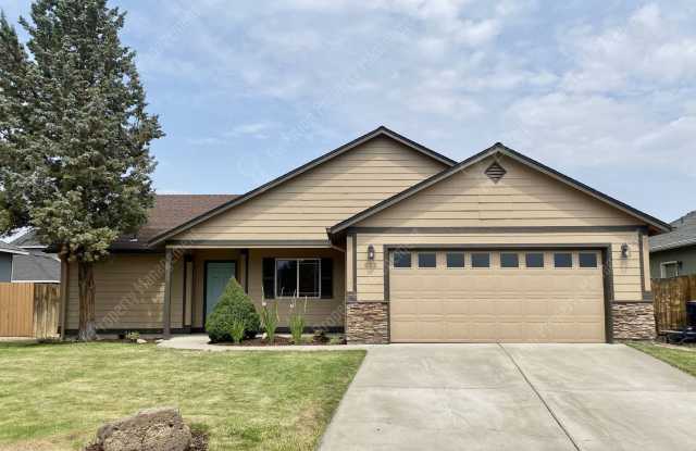 Single-Level home in NE Redmond with fenced backyard! photos photos