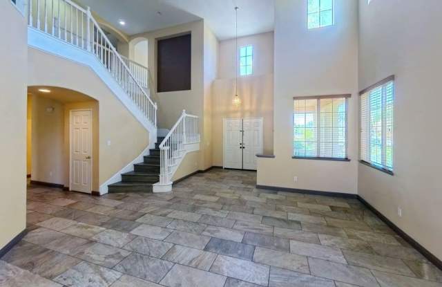 $500 Off First Month's Rent: Move in by September 1st! | Spacious Home & Large Backyard at 37978 Spur Dr. Murrieta | Gallery 3