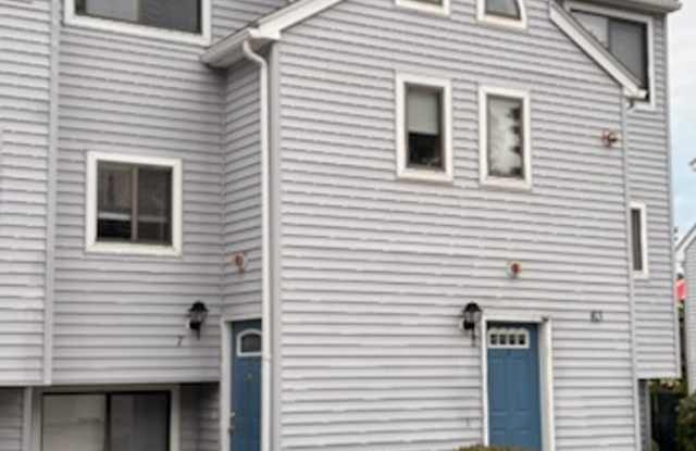 For Rent: Spacious 2BR / 2.5BA Condo — Near Weirs Beach (Laconia) Gallery 1