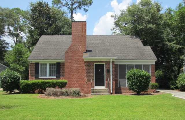 Charming 3 Bed / 2 Bath Home only 1 Block from VSU!! photos photos