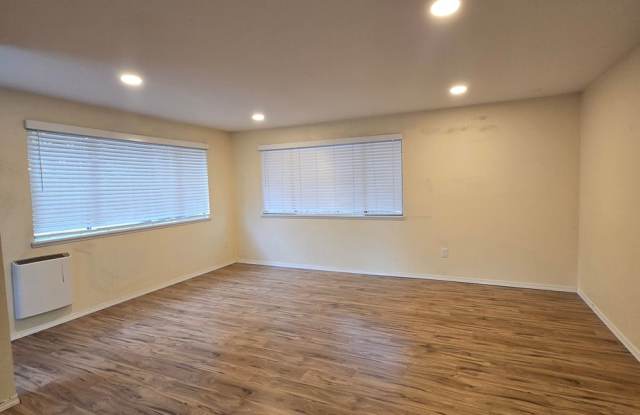 3 Bed, 1 Bath Centrally Located Home For Rent in Port Townsend! Gallery 3