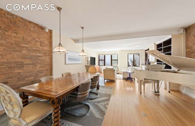 216 East 75th Street Gallery 2