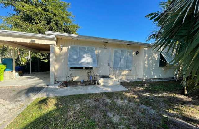 345 Citrus Drive - 345 Citrus Drive, Loxahatchee Groves, FL 33470