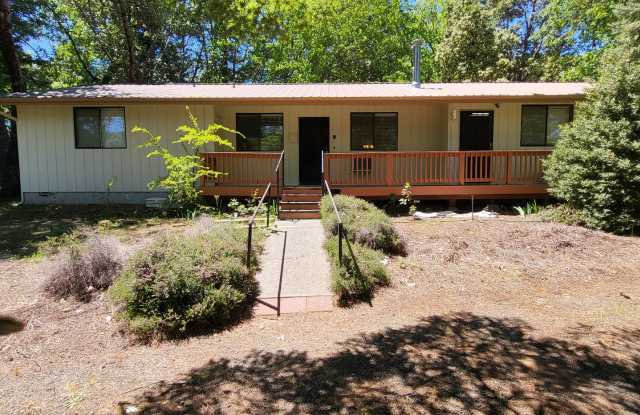 2 bedroom 2 bath House for Rent in Cave Junction photos photos