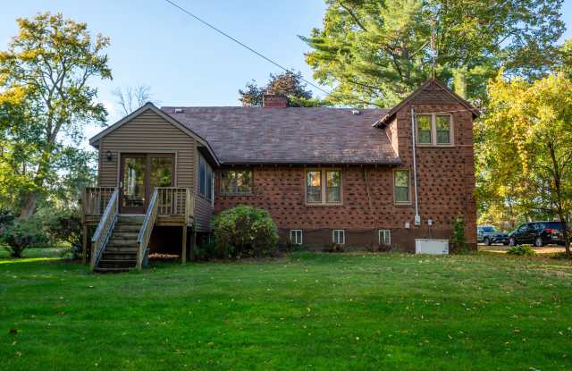 1010 N Country Club Dr Gallery 3