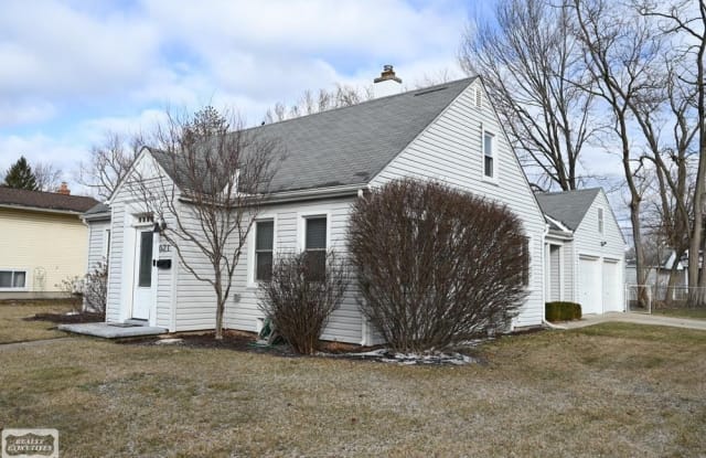 627 E Windemere - 627 East Windemere Avenue, Royal Oak, MI 48073