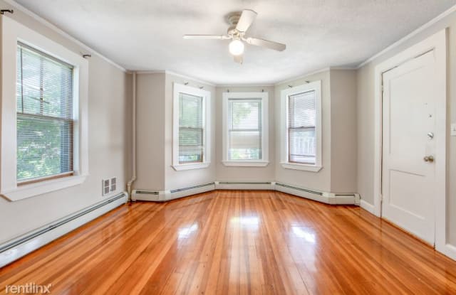 123 1/2 Bridge Street 1 - 123 1/2 Bridge Street, Beverly, MA 01915