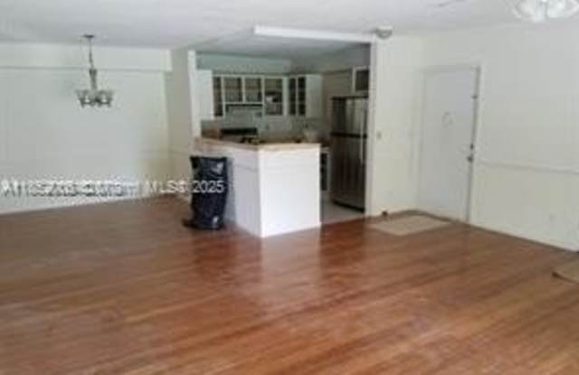 415 N Laurel Dr photos photos