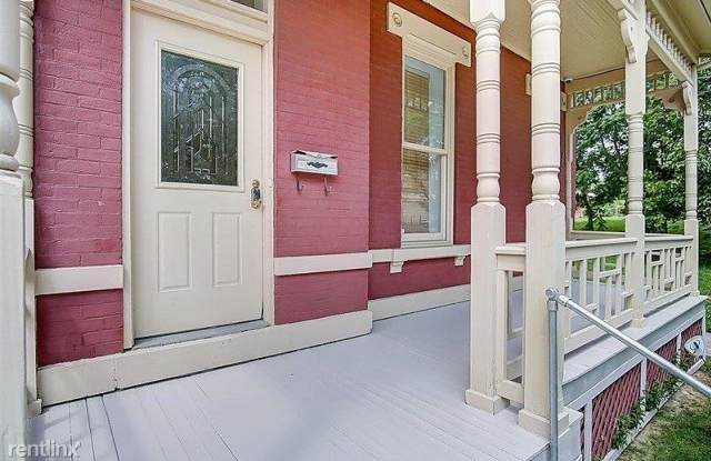852 Lincoln Avenue Gallery 3