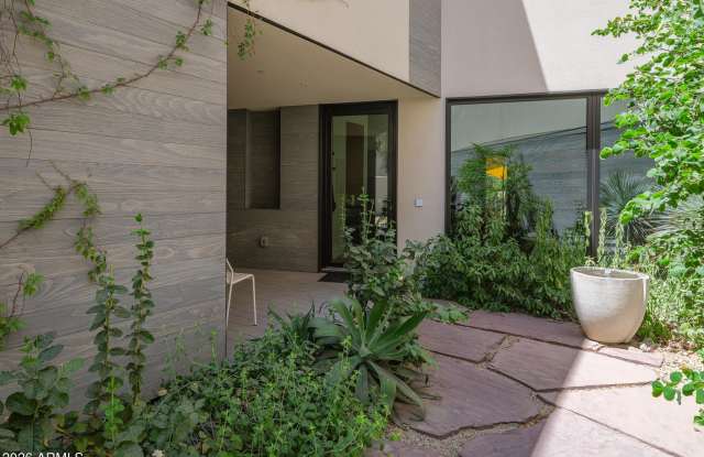 1740 E OCOTILLO Road Gallery 4