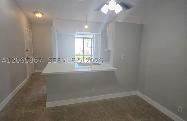 713 Gardens Dr Gallery 4