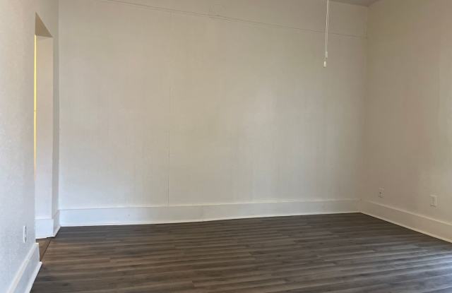COZY 2 BEDROOM HOME Gallery 4