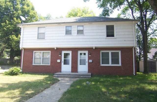 AVAILABLE AUGUST 1st, Cute, 2-story Duplex photos photos