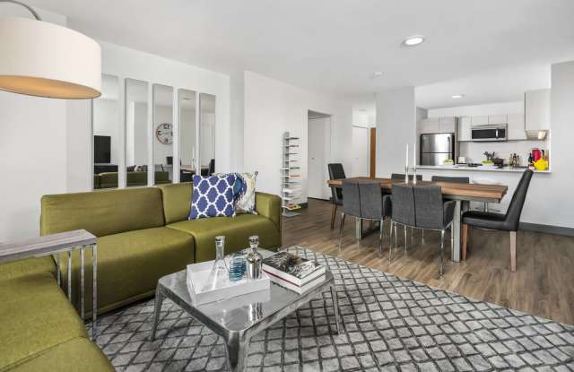 511 North Mc Clurg Court Gallery 2