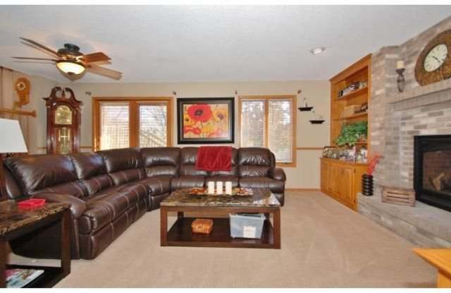 9132 Barrington Terrace Gallery 3