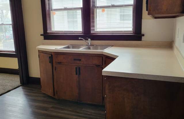 1520 Ivy Gallery 4
