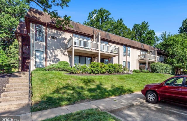 5822 ROYAL RIDGE DRIVE - 5822 Royal Ridge Drive, West Springfield, VA 22152