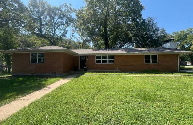 Beautiful Newly Remodeled Home in Waynesville! photos photos