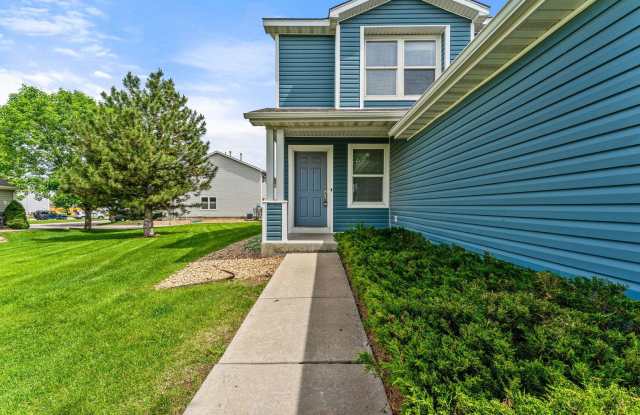 End-unit townhome in Cherry Creek School District with private yard Gallery 4
