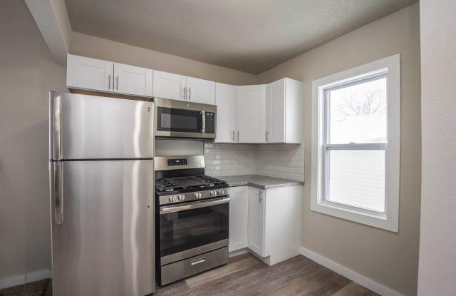 Charming 3 bedroom 1 bath home Gallery 4