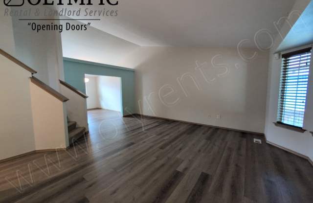 907 Gina Ct SE Gallery 4