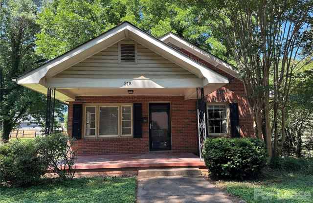 315 N Mulberry Street - 315 North Mulberry Street, Statesville, NC 28677