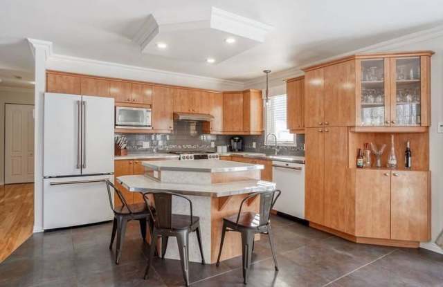 11520 Huebner Rd. Gallery 2