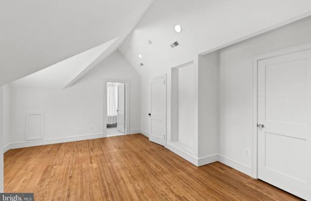 401 Jefferson Street Gallery 1