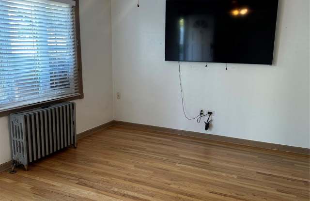 242 Sommerville Place Gallery 3