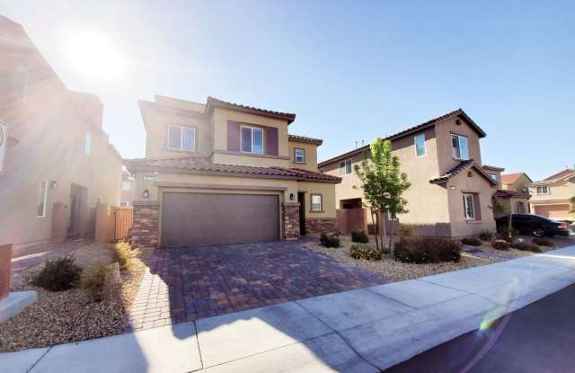 3 BEDROOM HOME WITH ROOFTOP DECK! STRIP VIEWS! photos photos