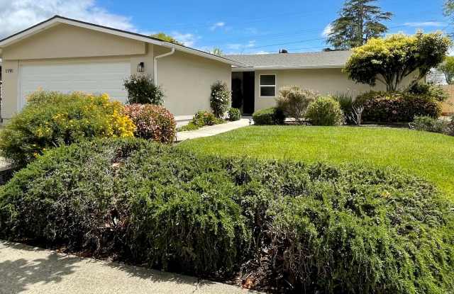 Updated and Renovated 4 Bedroom in Laguna Lake photos photos